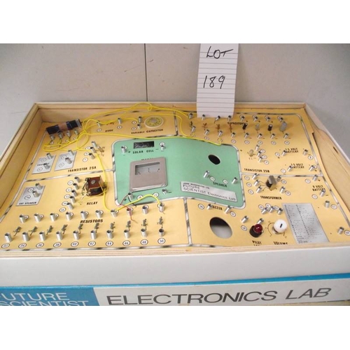 189 - 5 Waddington's electronic lab kits No. 344, 1 box a/f. Missing some components, being sold as seen. ... 