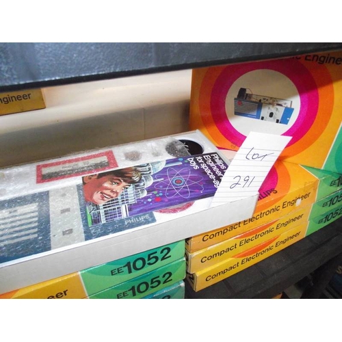 291 - 7 Philips electronic sets, EE1052,  some components may be missing so being sold as seen, collect on... 