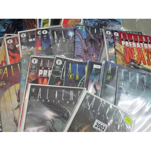 2002 - Approx 40 Alien and Aliens related comics Dark Horse including sets Earth War, Hive, vs Predator etc