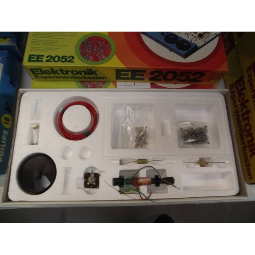 148 - 4 German Philips electronic kits EE2052, some components may be missing, being sold as seen. Collect... 