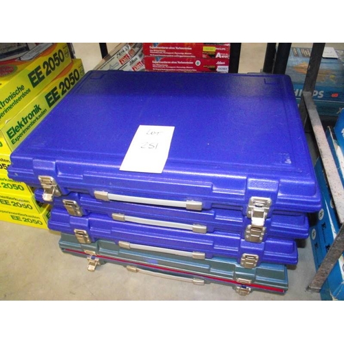 251 - 4 German Philips EE2000 electronic labor kits, some components may be missing, collect only