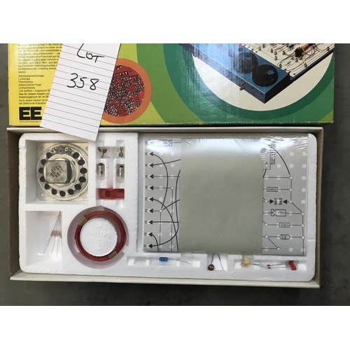 358 - 4 Philips (German) electronic kits EE2006, 1 sealed inside, may be missing some components, so being... 