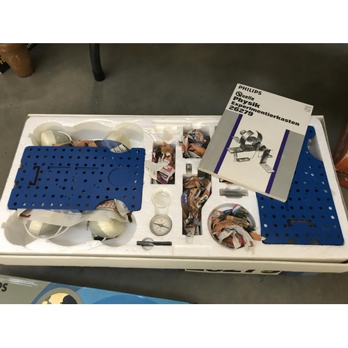 422 - A Philips PE1550 physic kit (sealed) & 2 Philips 26279 experiment physic kits. may be missing some c... 