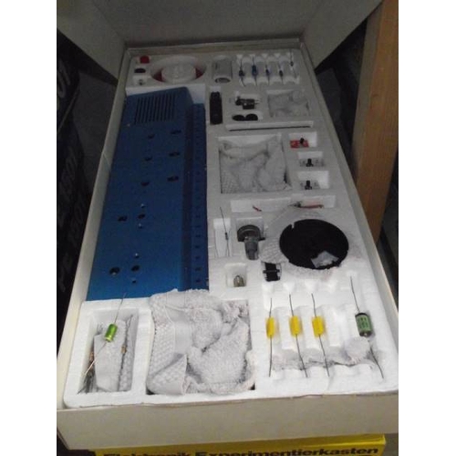 177 - 4 German Philips electronic kits EE2003, some components may be missing, being sold as seen. Collect... 