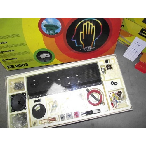 284 - 4 Philips electronic EE2003 kits and 1 EE3003 (German), some components may be missing so being sold... 