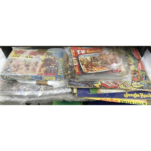 323 - Quantity of vintage jigsaws, completeness unknown, Fireball XL5,  Dr.Kildare, DisneyTom & Jerry, Jun... 