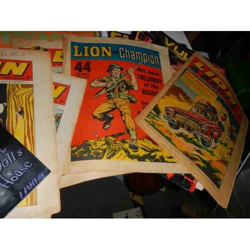 35 - A long shelf of assorted comics including Joe 90, Return of the Jedi, Lion, Batman etc.,