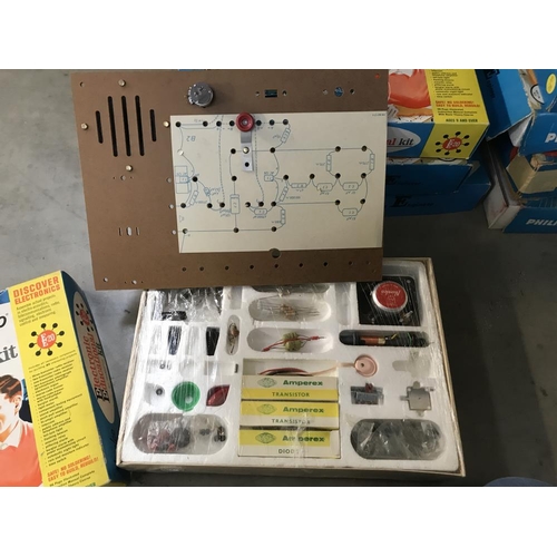 449 - 8 Philips electronic engineer & educational kits (used), may be missing some components, so being so... 