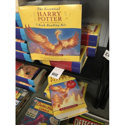 2059 - 5 copies of Harry Potter & The Order of the Pheonix, first editions & new & sealed essential Harry P... 