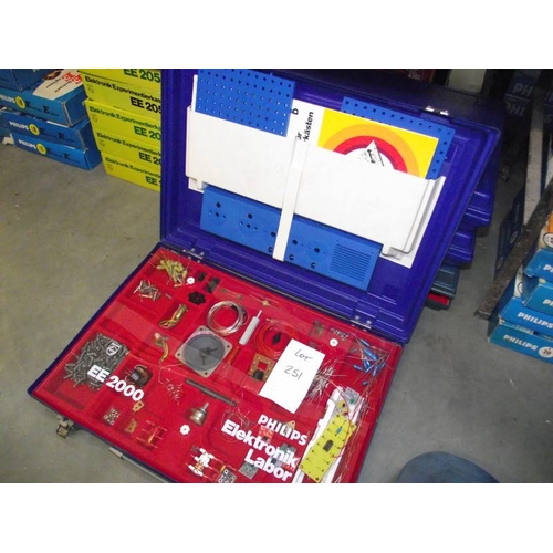 251 - 4 German Philips EE2000 electronic labor kits, some components may be missing, collect only