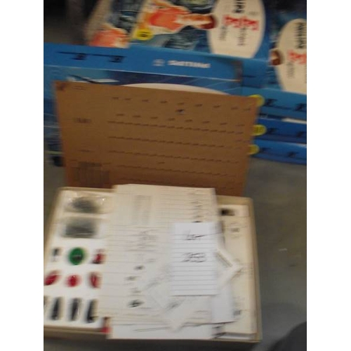 253 - 8 philips EE8 electronic engineer sets, some components may be missing so being sold as seen, collec... 
