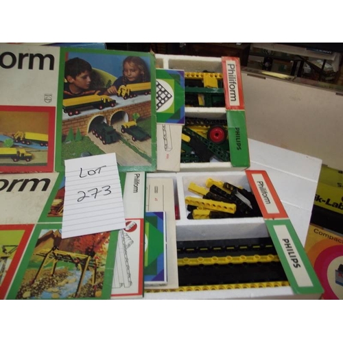 273 - 2 Philips Philifarm building brick sets No 306 and 402, many pieces, unchecked so being sold as seen... 