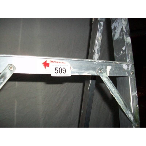 509 - 2 Aluminium step ladders.