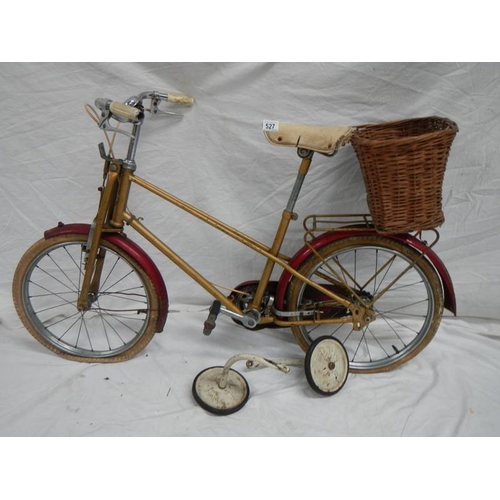 527 - A vintage Mayflower bicycle.