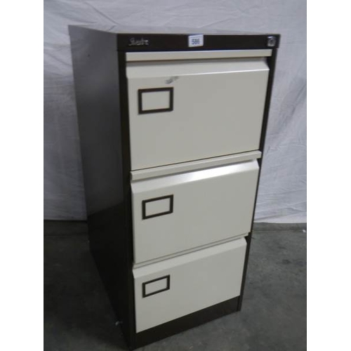 586 - A 3 drawer filing cabinet.