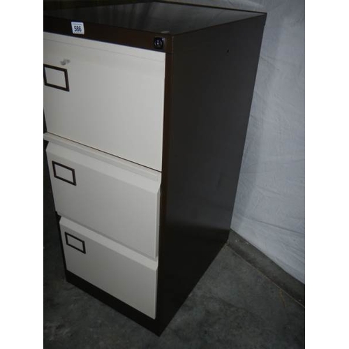 586 - A 3 drawer filing cabinet.