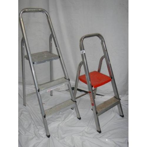 607 - A two step and a three step aluminium ladder.