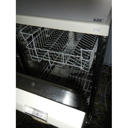 620 - A Zanussi DS 15 TCR slimline dish washer, very clean, with cutlery tray, normal height (84 cm), 44.5... 