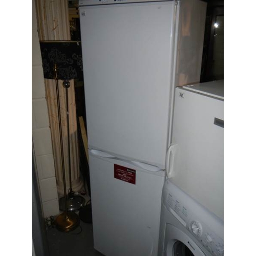 623 - A Hotpoint Iced diamond FFa52 fridge freezer, 173 cm tall (needs a clean).