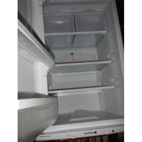 623 - A Hotpoint Iced diamond FFa52 fridge freezer, 173 cm tall (needs a clean).