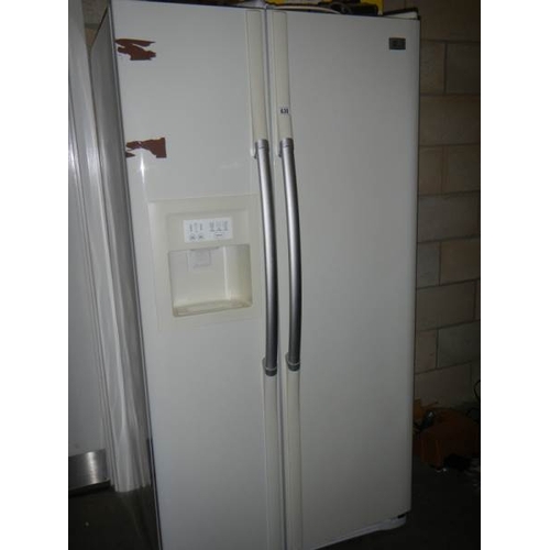 630 - An LG American  style fridge freezer GR-L206CVQA, more fridge than freezer including plumbed in pipe... 