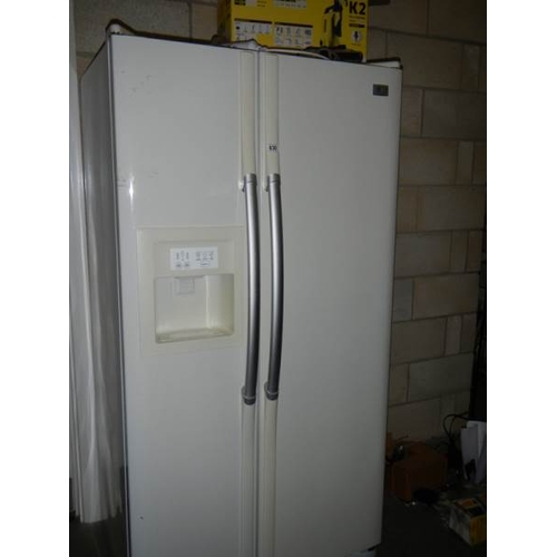 630 - An LG American  style fridge freezer GR-L206CVQA, more fridge than freezer including plumbed in pipe... 