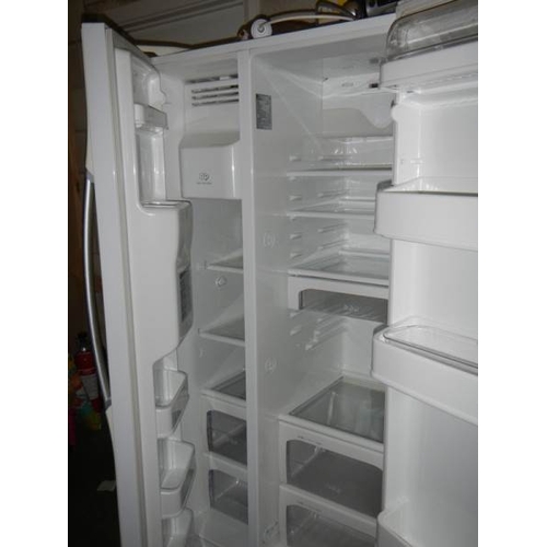 630 - An LG American  style fridge freezer GR-L206CVQA, more fridge than freezer including plumbed in pipe... 