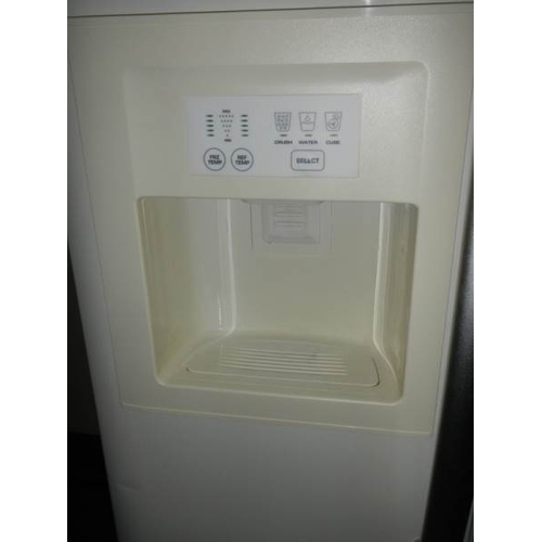 630 - An LG American  style fridge freezer GR-L206CVQA, more fridge than freezer including plumbed in pipe... 