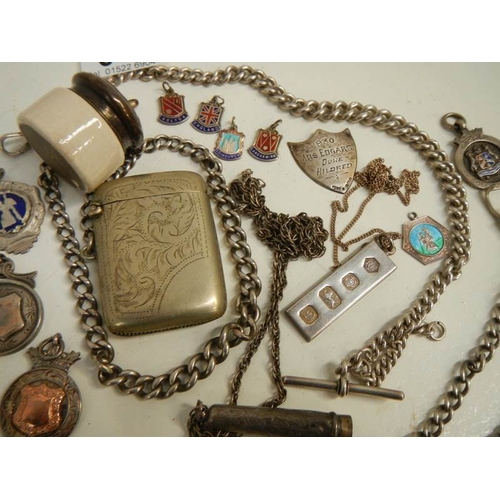 643 - A mixed lot of interesting items including 171 grams of silver.