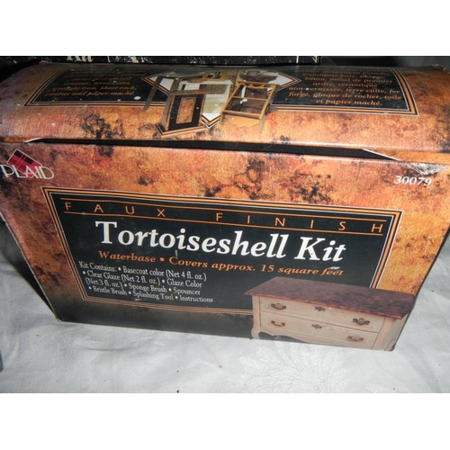 691 - 10 marbleizing and tortoise shell Kits.