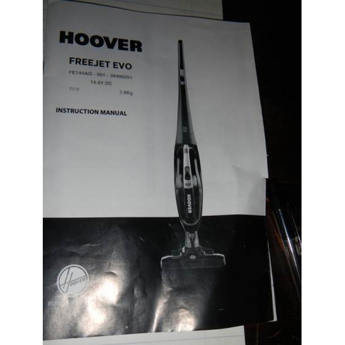 749 - A Hoover Freejet EVO vacuum cleaner.