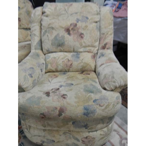 844 - A good G plan 3 piece suite with electric recliner chair (no cables).