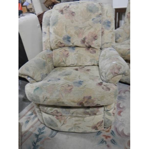 844 - A good G plan 3 piece suite with electric recliner chair (no cables).