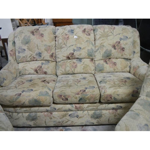 844 - A good G plan 3 piece suite with electric recliner chair (no cables).