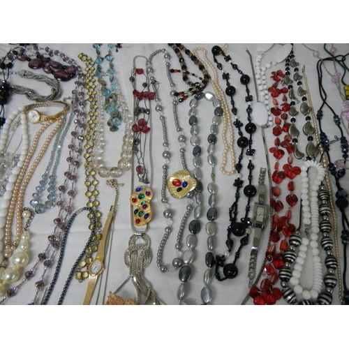 541 - A good large lot of costume jewellery including necklaces, earrings, bracelets, wrist watch etc., al... 