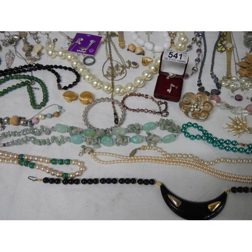 541 - A good large lot of costume jewellery including necklaces, earrings, bracelets, wrist watch etc., al... 