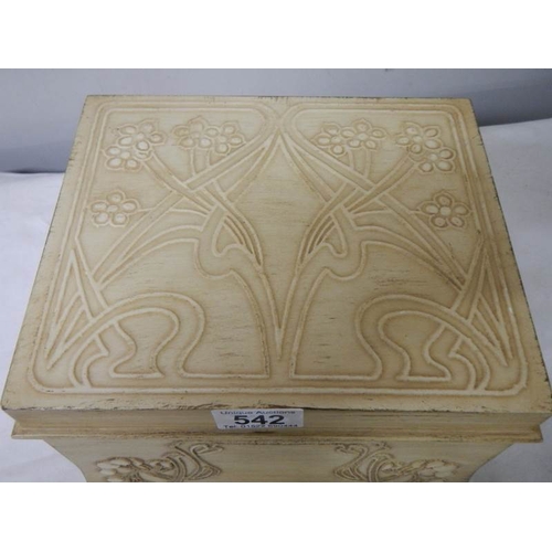 542 - A good quality Macintosh style jewellery box, 24 cm 2ide, 20 cm deep, 20 cm high.