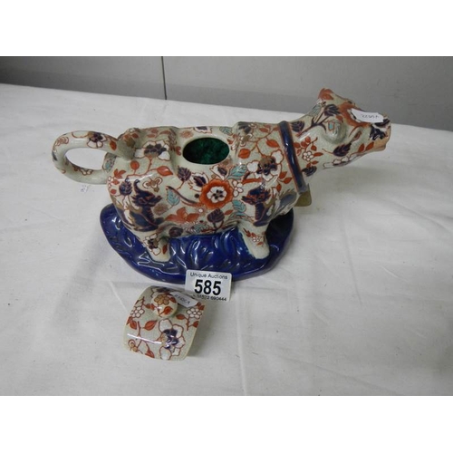 585 - A Chinese cow creamer.