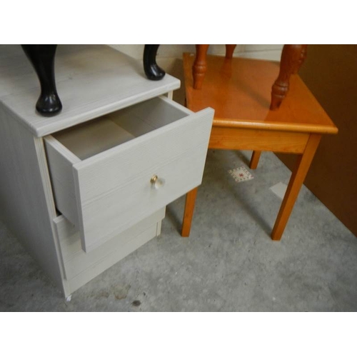 633 - 2 stools, a small side table and a white painted chest.