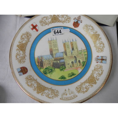 644 - A boxed Aynsley Lincoln Cathedral commemorative plate.