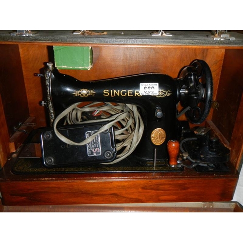 669 - A Singer sewing machine.