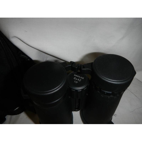 730 - A cased pair of Viking 8 x 24 binoculars.