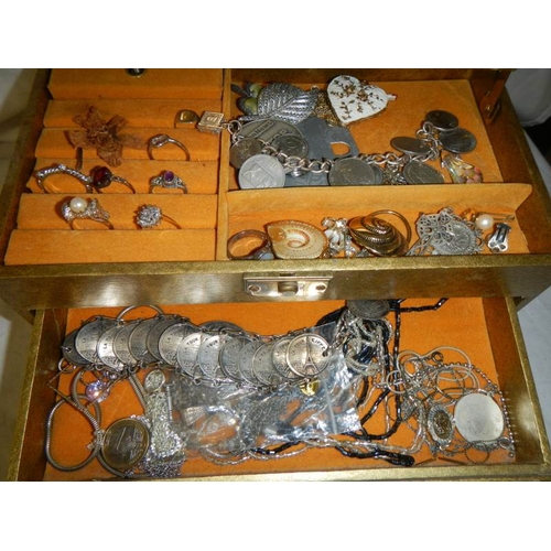 743 - A jewellery box and jewellery including silver chain.