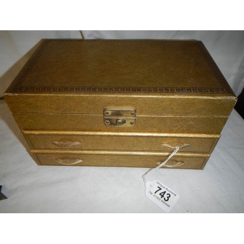 743 - A jewellery box and jewellery including silver chain.