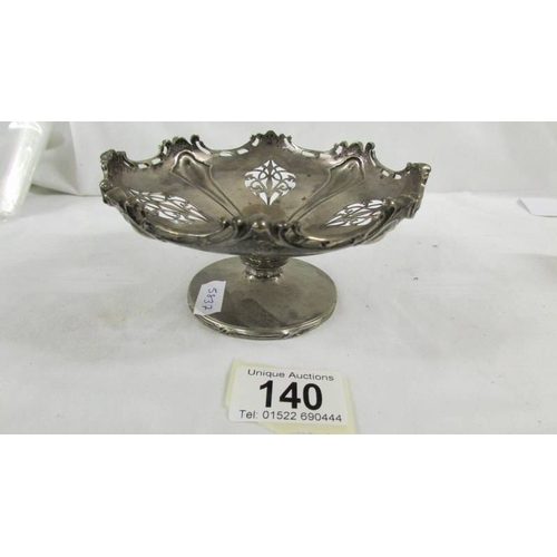 140 - A pretty silver bon bon dish, 145 grams.