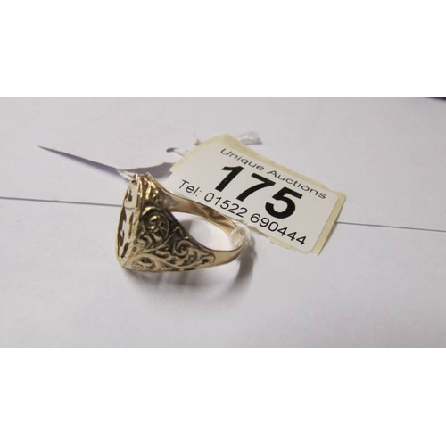 175 - A 9ct gold Scottish rampant lion ring, size S. 2.6 grams.