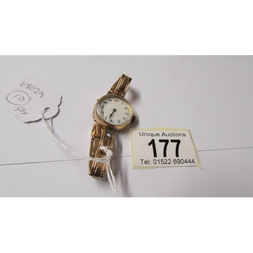 177 - A 9ct gold 1920's ladies wrist watch.