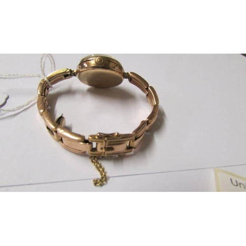 177 - A 9ct gold 1920's ladies wrist watch.