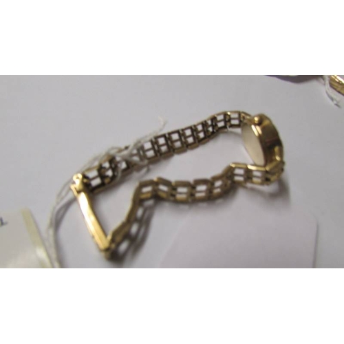 178 - A 9ct gold ladies wrist watch.