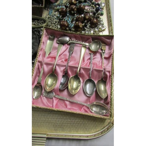 1013 - A tray of assorted costume jewellery including rings, bracelets etc.,